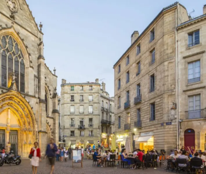 BORDEAUX - Quartier Saint Pierre - Cession de droit au bail