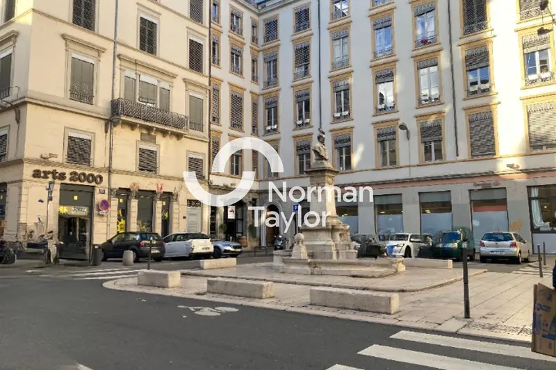 A vendre Local commercial  55m² Lyon 01