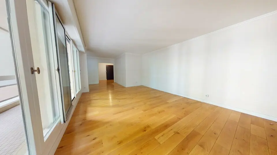 Bureau à la vente de 125 m2 avec une vue sur la Saône