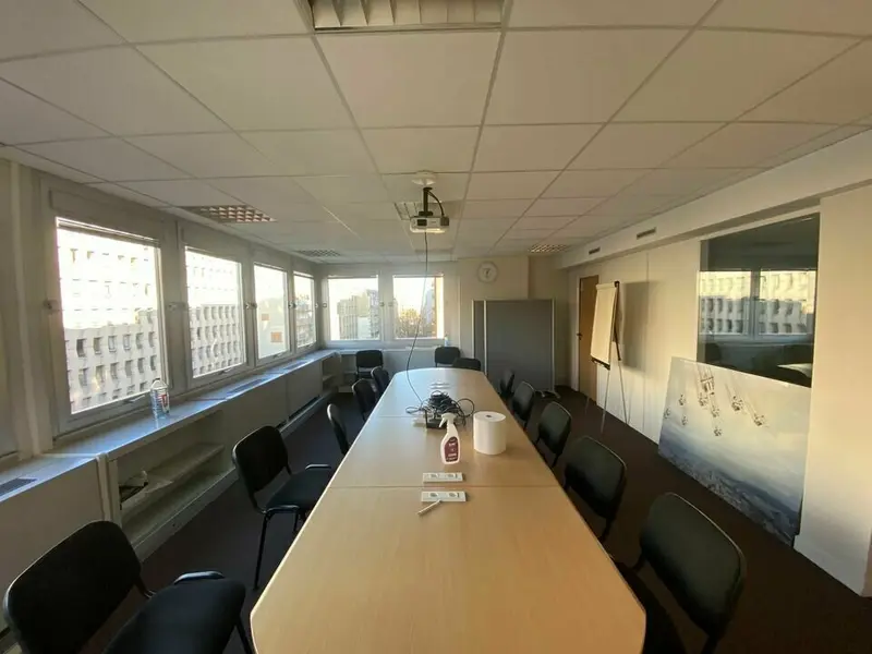 Ariane -  Bureaux lumineux à Louer - PARIS 75019 - Accès PMR