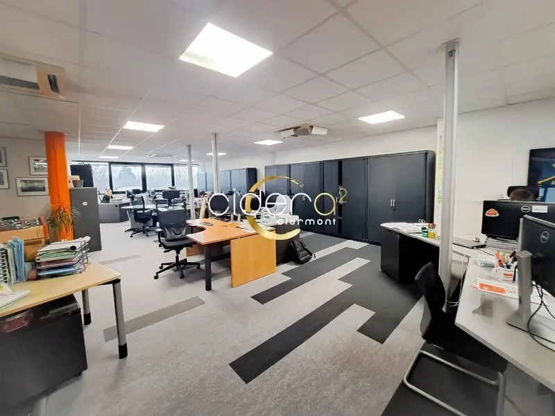 A louer bureaux sur un axe passant de Clermont-Ferrand