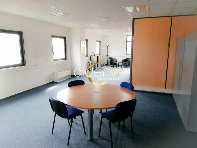 A louer Bureaux 136m² Aubière