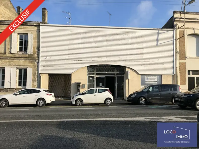 A louer Local commercial  676m² Arveyres