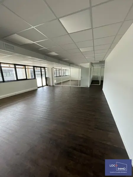 A louer Bureaux 365m² Mérignac