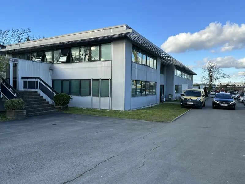 A louer Bureaux 320m² Mérignac