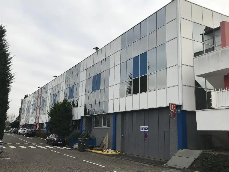 Bureaux à la location de 237 m²