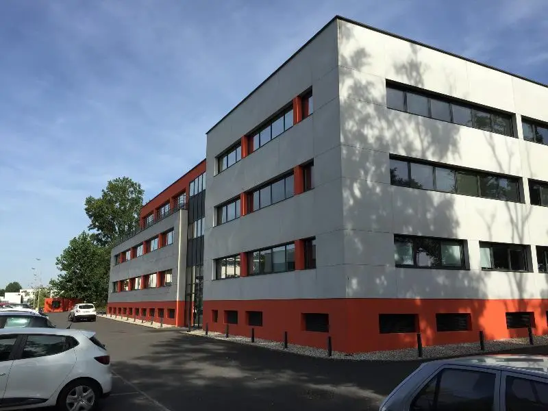 Bureaux à la location de 175 m²