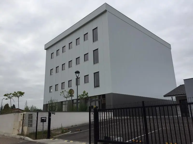 Bureaux à la vente de 140 m²