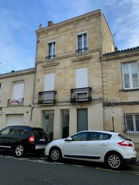 BUREAUX A VENDRE JARDIN PUBLIC 107 M²