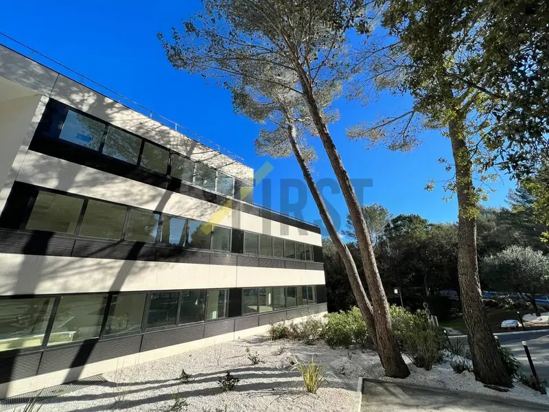 A louer Bureaux 741m² Valbonne