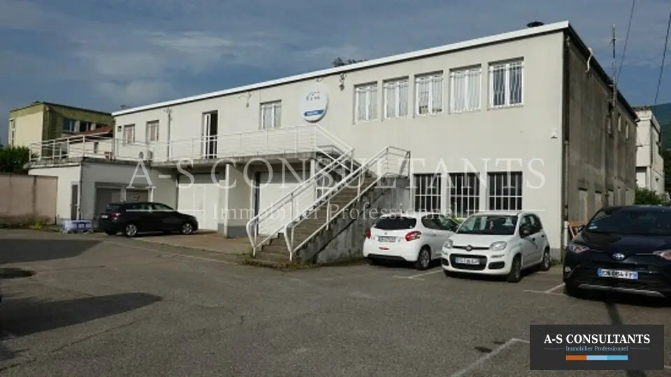 A louer Locaux d'activité 852m² Seyssinet-Pariset