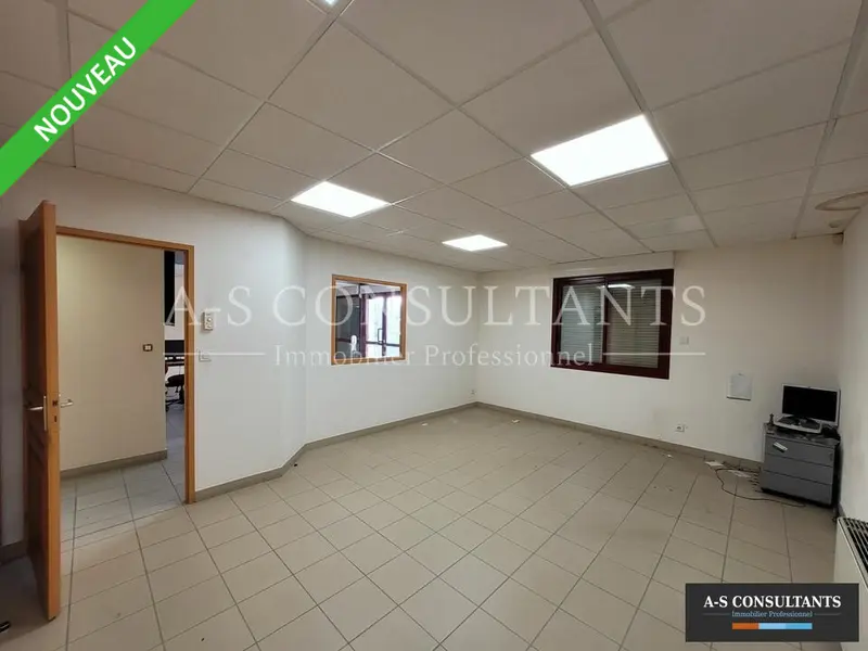 A louer Bureaux 260m² Bessey