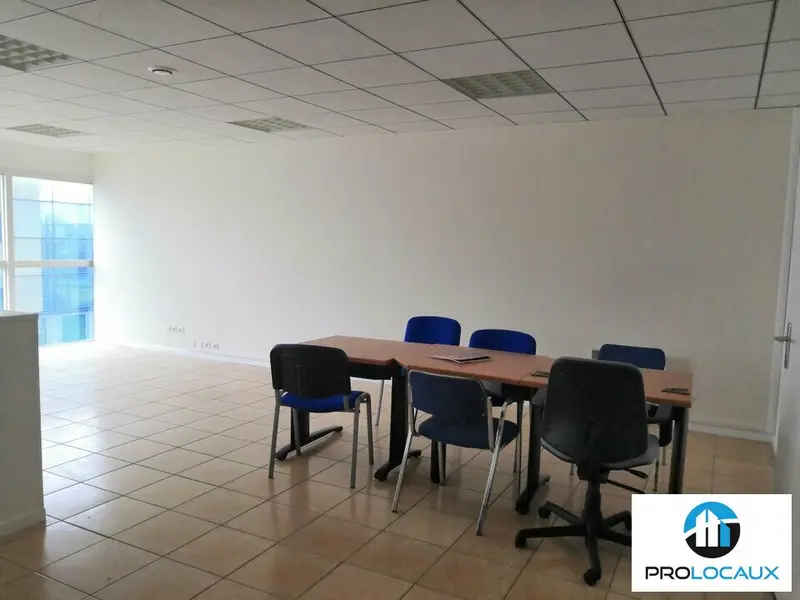 A louer Bureaux 54m² Évreux