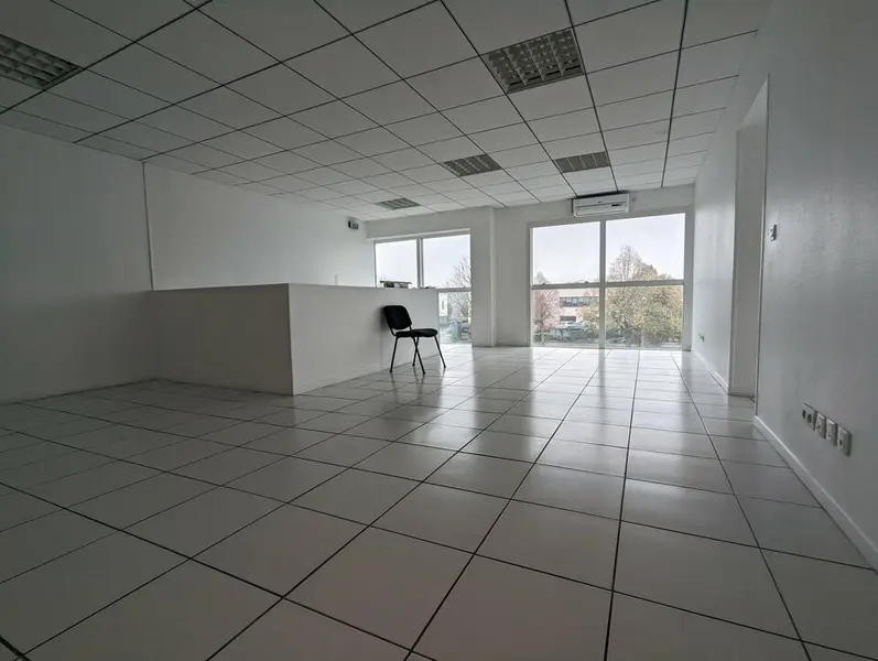 A louer Bureaux 162m² Évreux