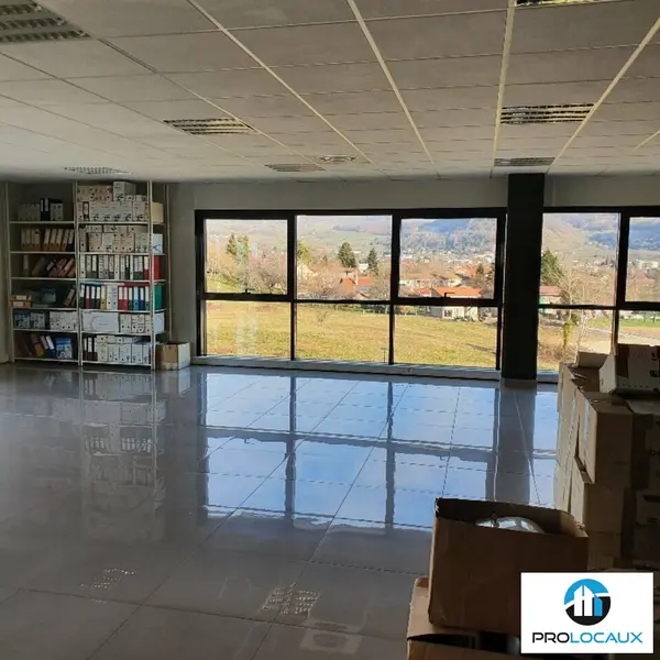 A louer Bureaux 106m² La Buisse