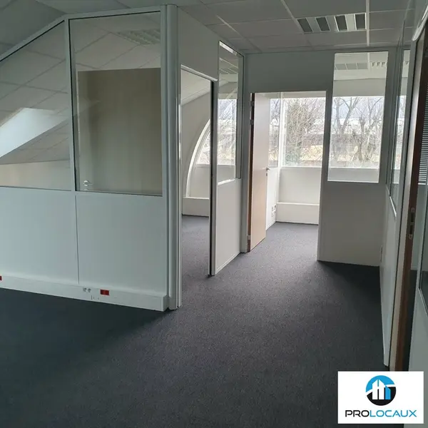 A louer Bureaux 85m² Bresson