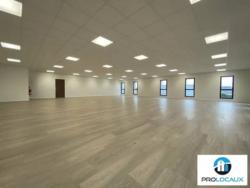 A louer Bureaux 250m² Franqueville-Saint-Pierre