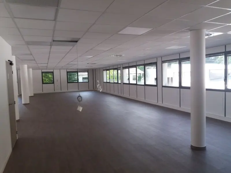 Proche Grenoble - A louer immeuble de bureaux 1395 m²