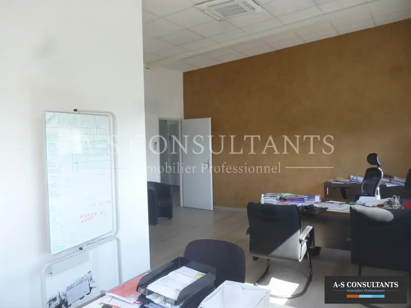 A louer Bureaux 99m² Barcelonne