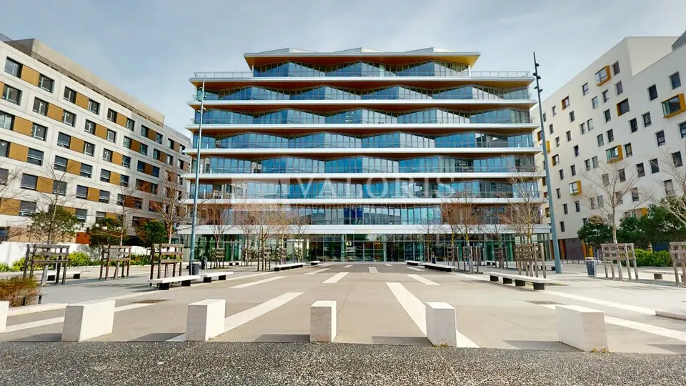 A louer Bureaux 3060m² Vénissieux