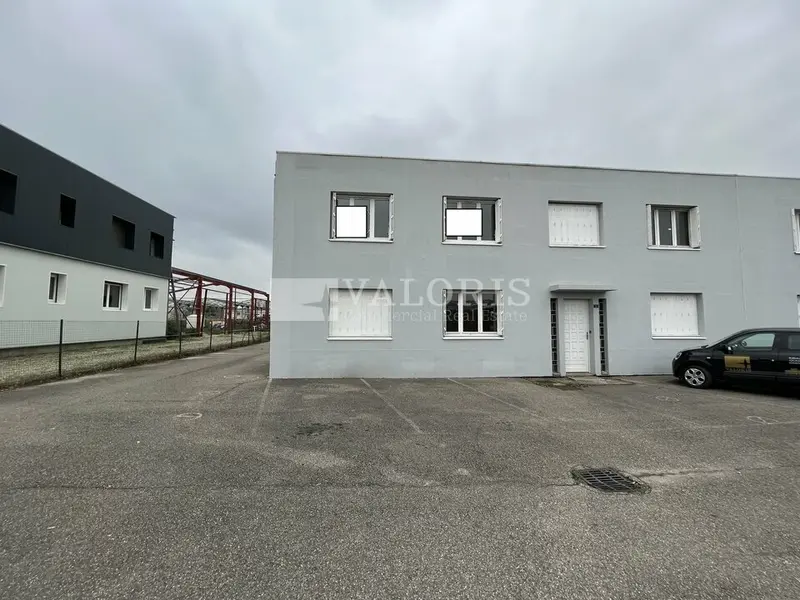 A louer Bureaux 151m² Communay