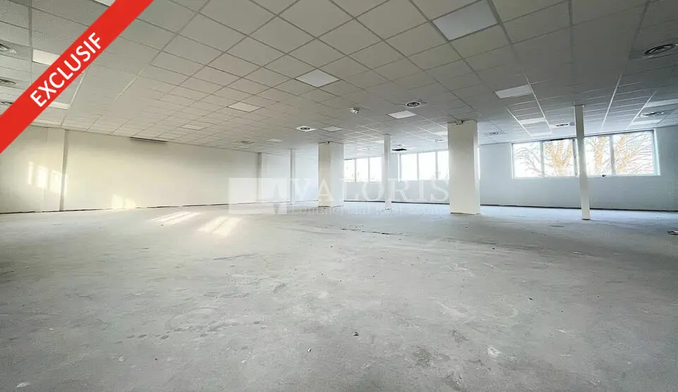 A louer Bureaux 280.5m² Arnas