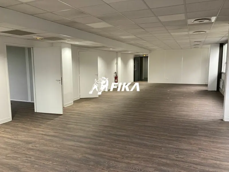 A LOUER BUREAUX  1507 m² divisibles (31670) LABEGE