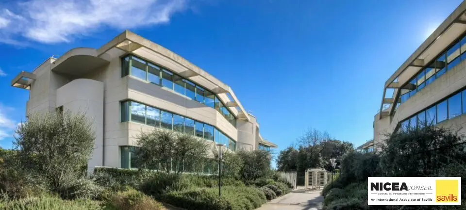 Deux bâtiments de bureaux à louer