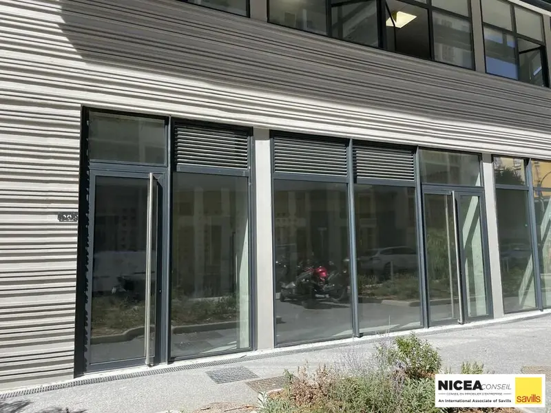 A louer Local commercial  152m² Nice