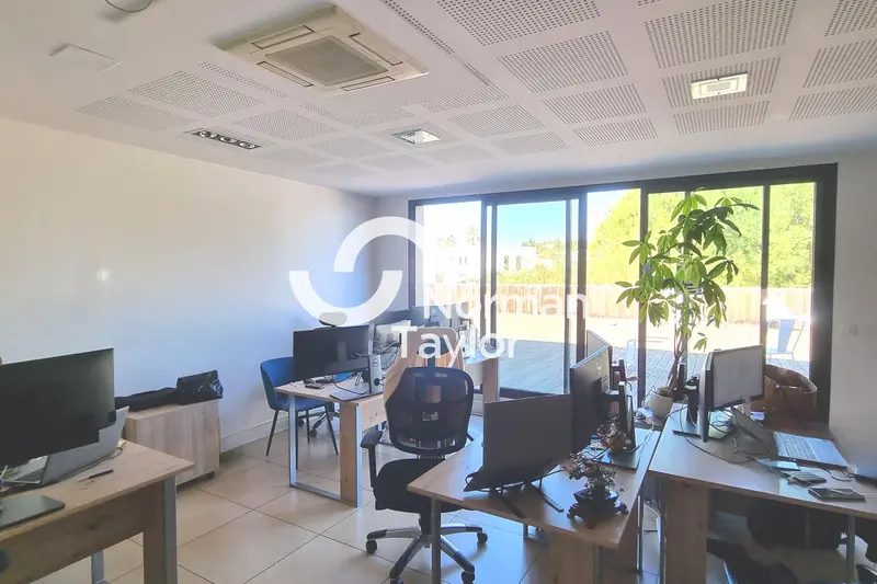 Perpignan, Zone Technosud, bureaux à louer 