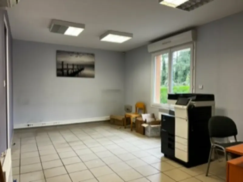 A louer Locaux d'activité 570m² Allonne