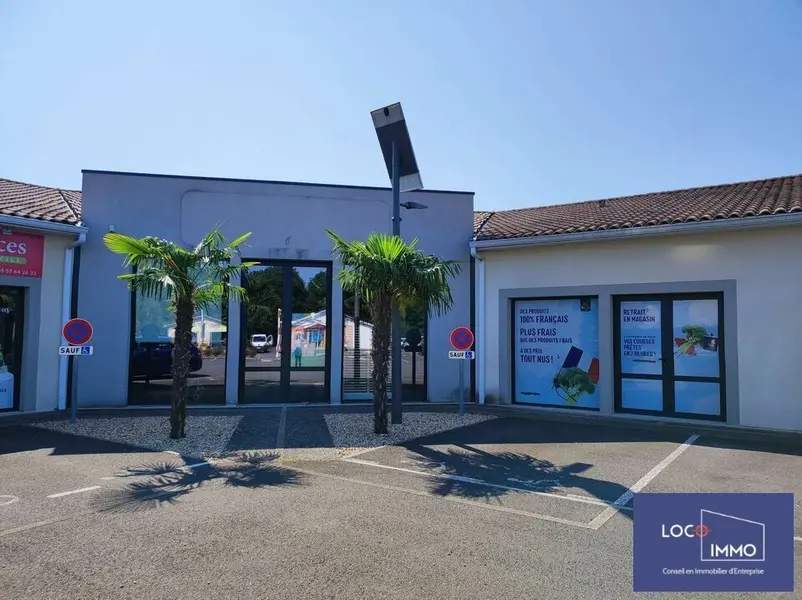 A louer Local commercial  136m² Cavignac