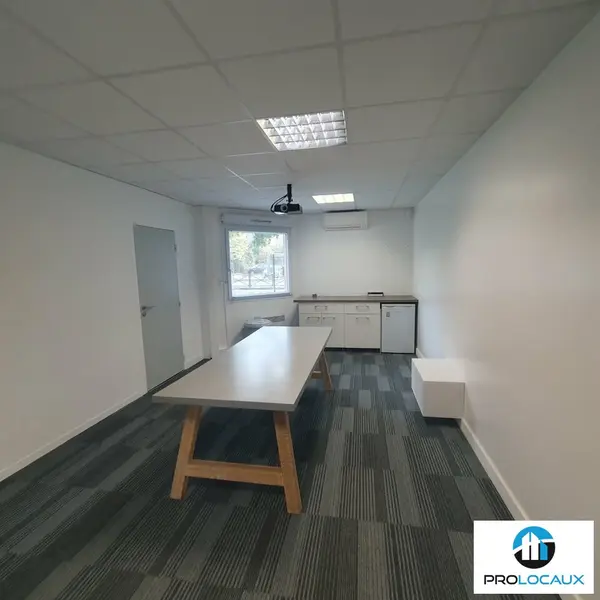 A louer Bureaux 139m² Bresson