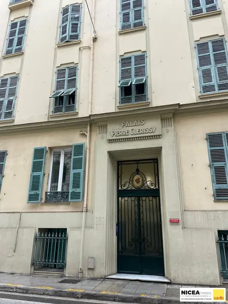 Beaux bureaux situés en plein coeur de NICE.