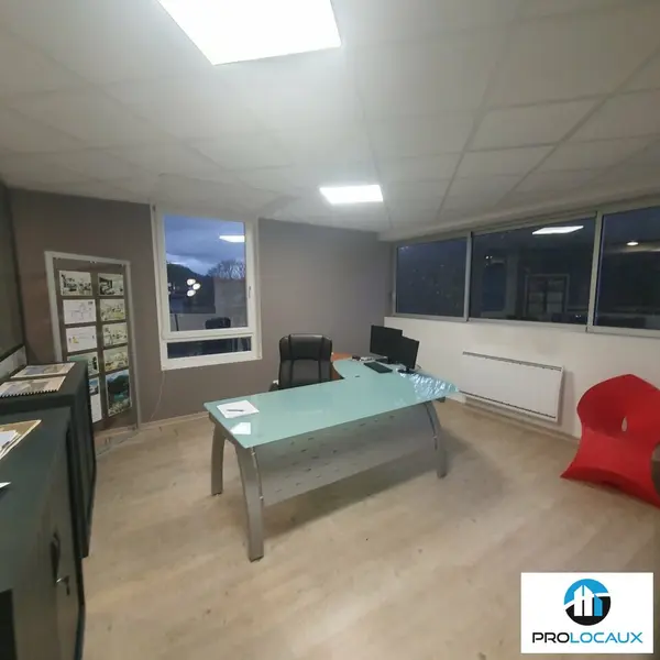 A louer Bureaux 95m² La Buisse