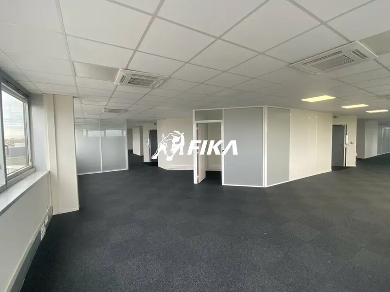 A LOUER BUREAUX - 464 m² (31700) BLAGNAC