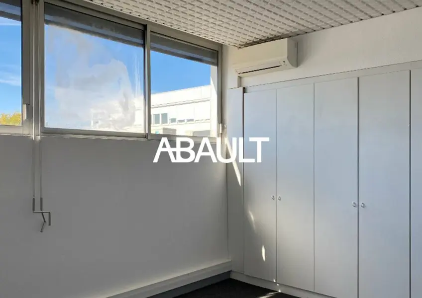 BUREAUX A LOUER ARTIGUES 251M² ENVIRON 1ER ETAGE