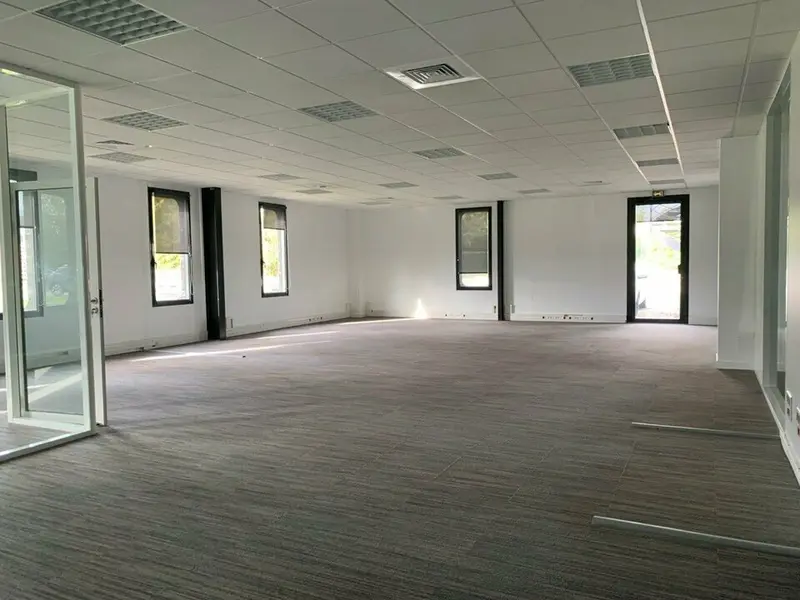 A louer Bureaux 402m² Bonnefamille