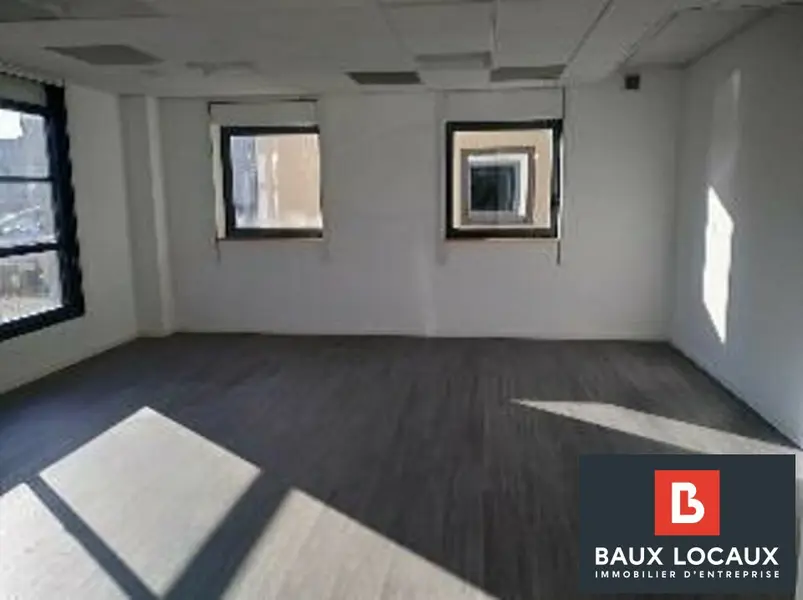 BUREAUX 60 M² PROCHE CAPSUD