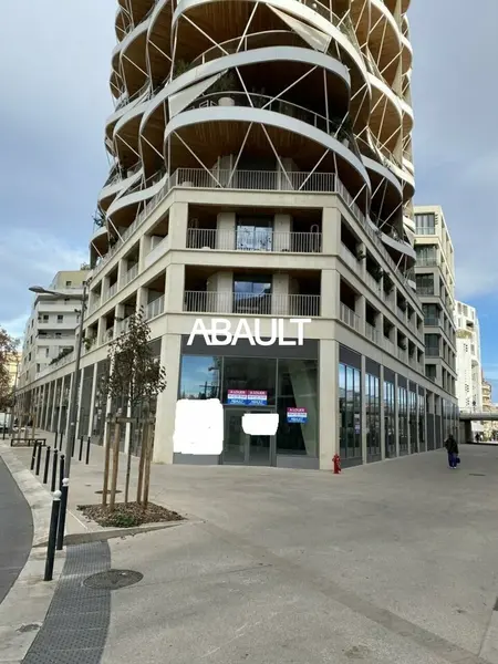 A louer Local commercial  230m² Montpellier