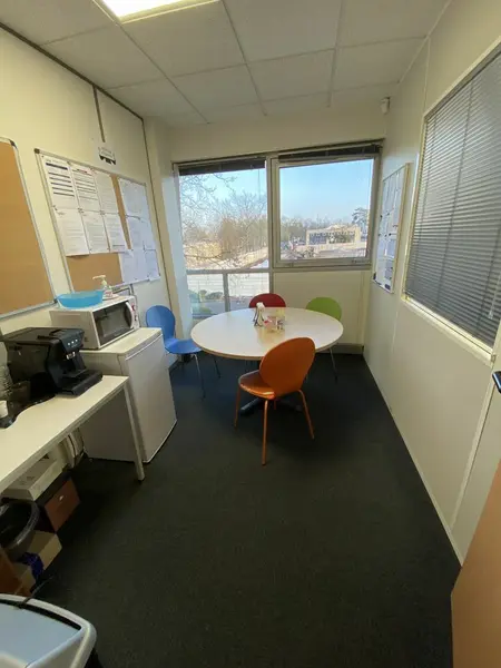 A LOUER BUREAUX PESSAC 120M² ENVIRON EUROPARC