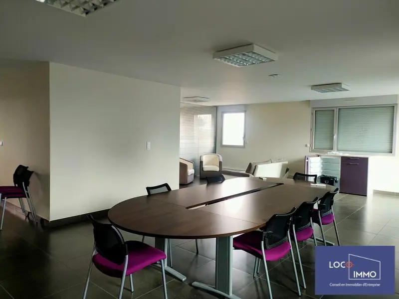 A louer Bureaux 340m² Bieujac