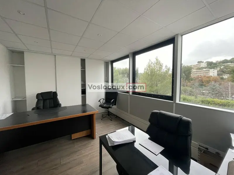 A louer : bureau de 35m² - Villeneuve-Loubet avec parking  