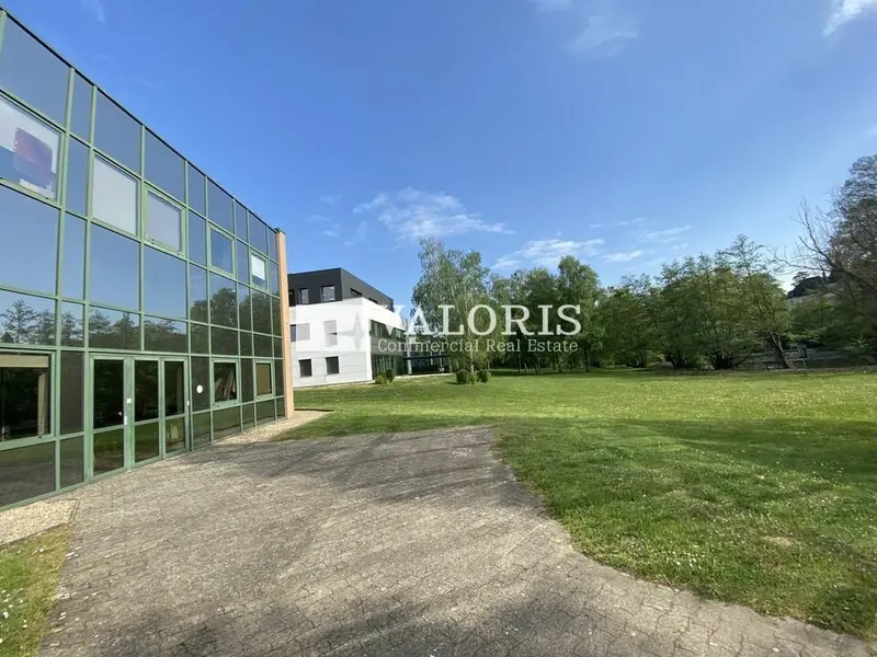 A louer Bureaux 841.36m² Limonest