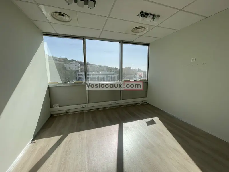 Location : bureaux de 150 m² à Nice Ouest - quartier Méridia 